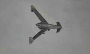 200キロの弾頭で2000キロ離れた目標を攻撃できるトルコの新型特攻無人機