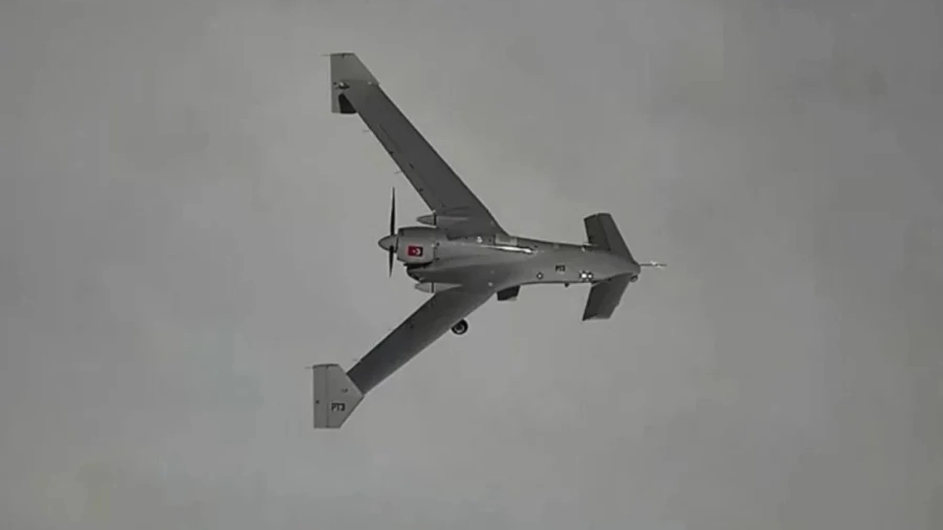 200キロの弾頭で2000キロ離れた目標を攻撃できるトルコの新型特攻無人機