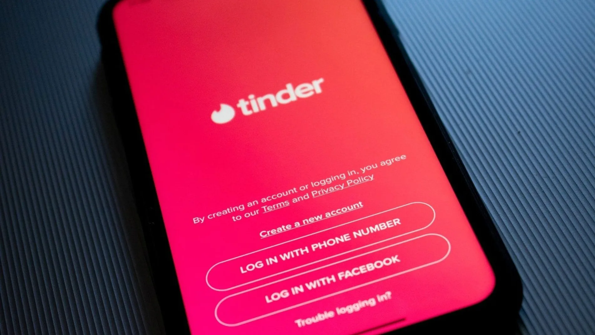 科学に基づいた完璧なTinderプロフィール