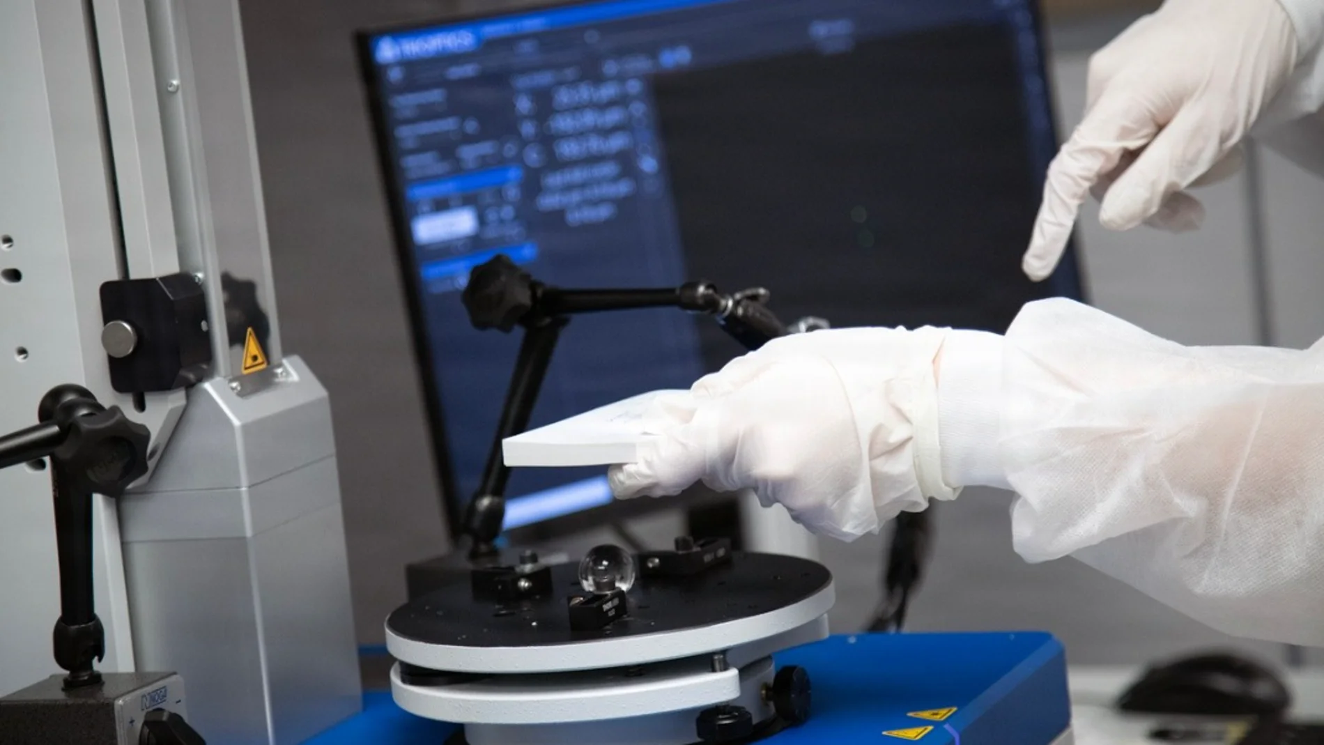 米陸軍、ドローンと兵士用の小型望遠鏡を開発