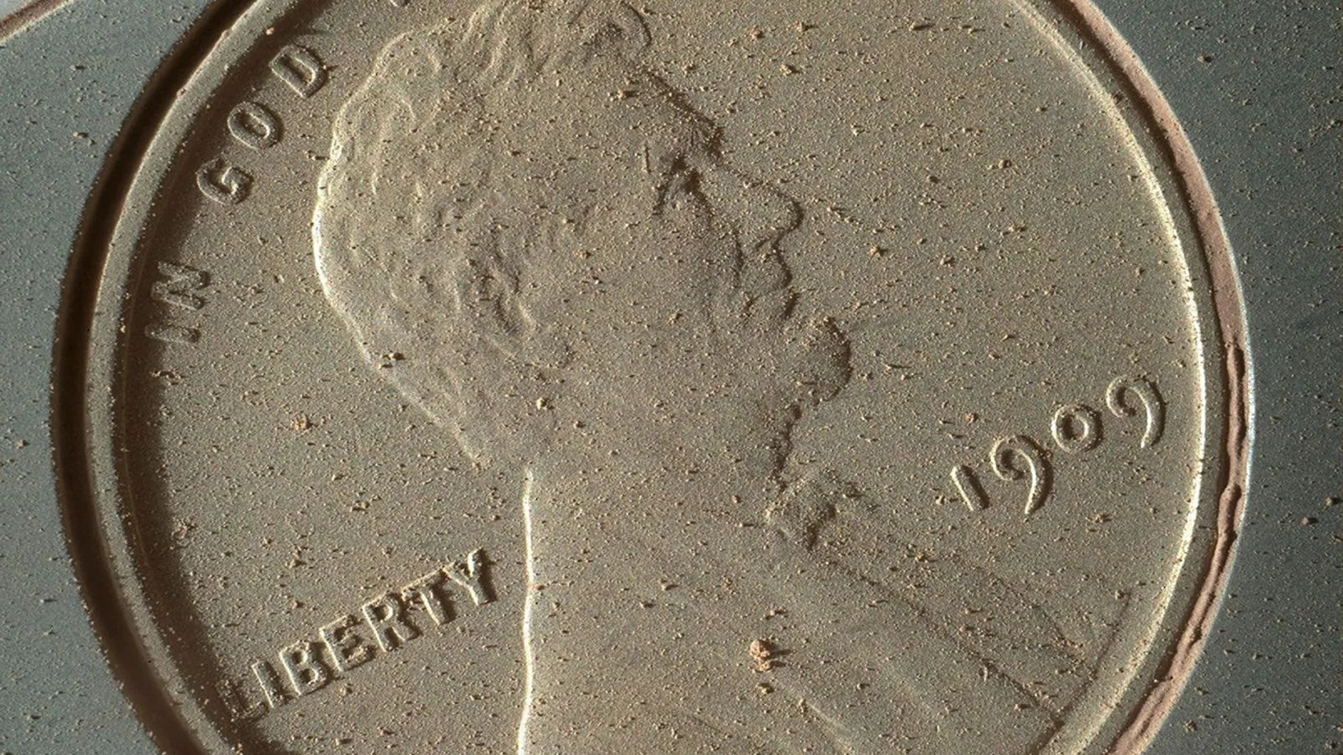 NASA の探査機キュリオシティが火星に「幸運のペニー」を運ぶ理由