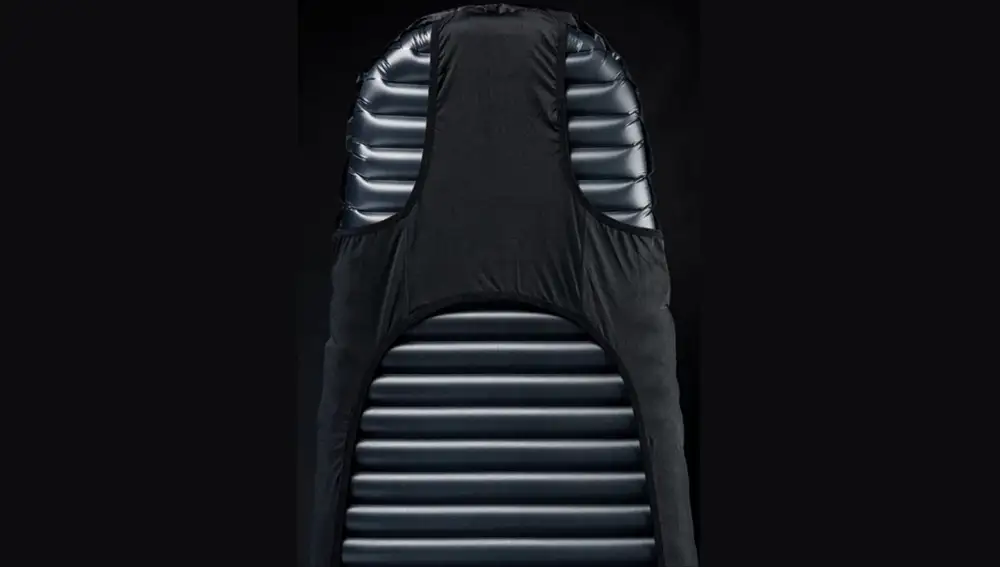 Tardigrade Sleeping System に取り付けられたスリーピング マット。