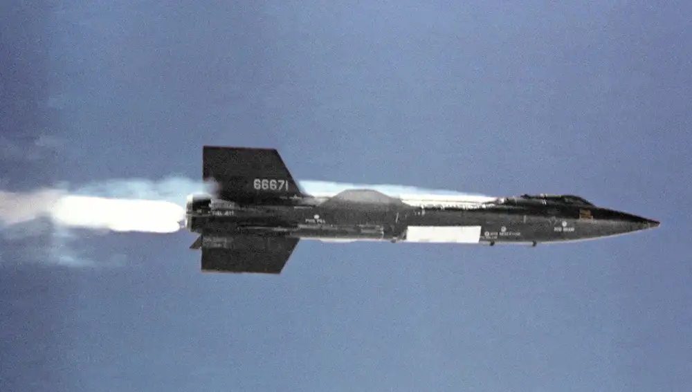X-15。