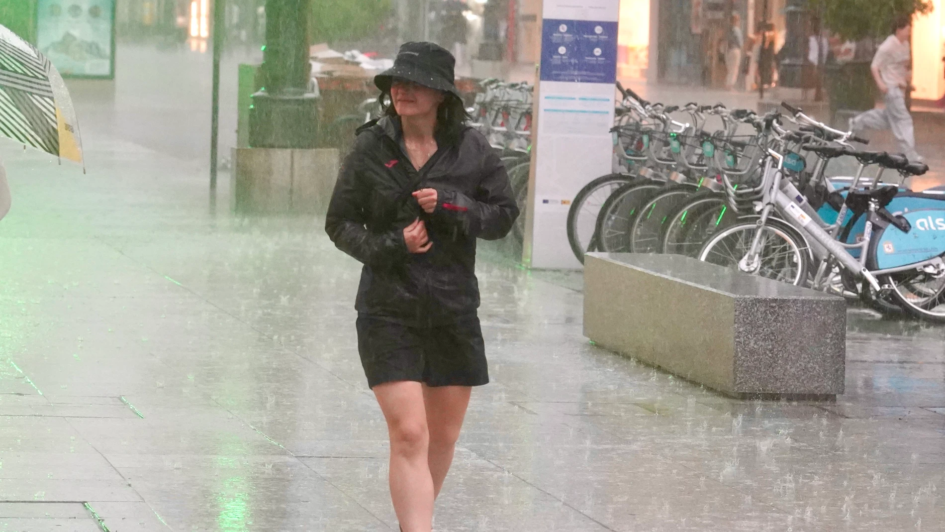 AEMETは今週日曜日、北西部で「異常な」気温低下を予測しているが、スペインの他の多くの地域では気温計が40度に達するだろう