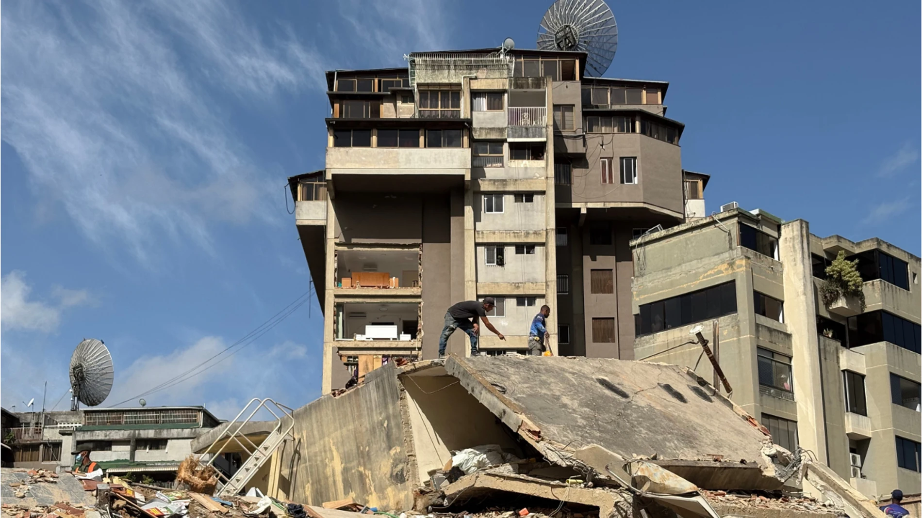 Xは地震後、ベネズエラでVPNなしで再び仕事をしているが、その理由は誰も説明していない