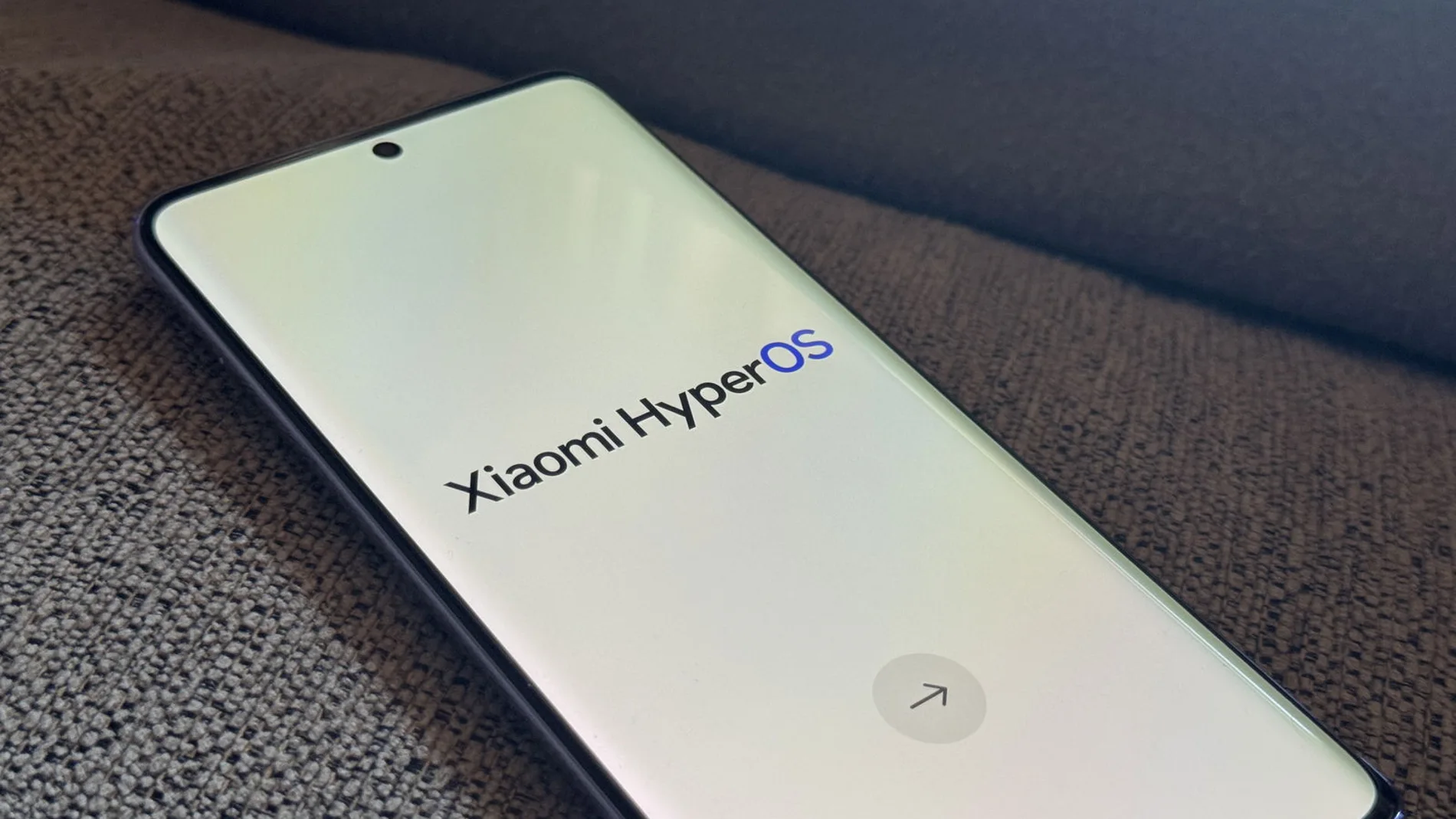これらは、HyperOS 4 および Android 17 にアップデートされた、Redmi や POCO を含む 50 台の Xiaomi スマートフォンです。