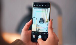 ほとんど誰も知りませんが、あなたの携帯電話にはダニを検出する機能が隠されています