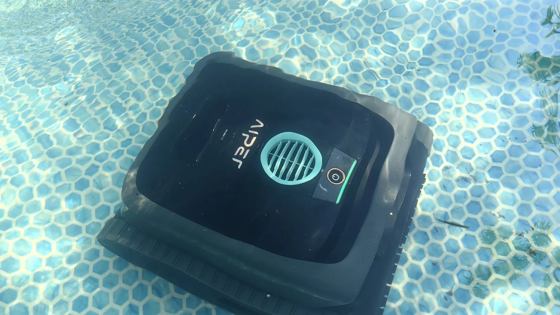 日曜日のガジェット: Aiper Scuba V3 または AI がプールにやってくるとき