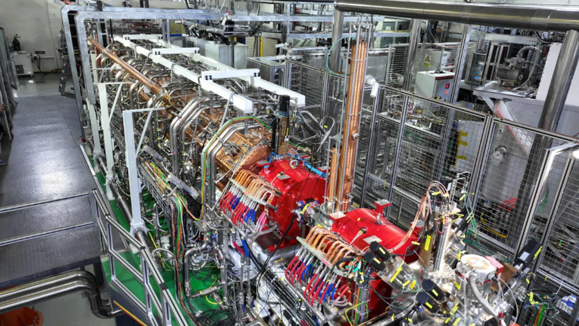 CERN にさようなら?中国が記録破りの加速器を打ち上げ