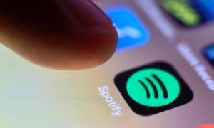 Spotifyは人工知能で作られたアーティストを特定する