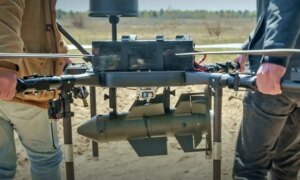ウクライナの新型精密爆弾キット、重量ドローンでロシアの要塞を攻撃、費用はわずか210ユーロ