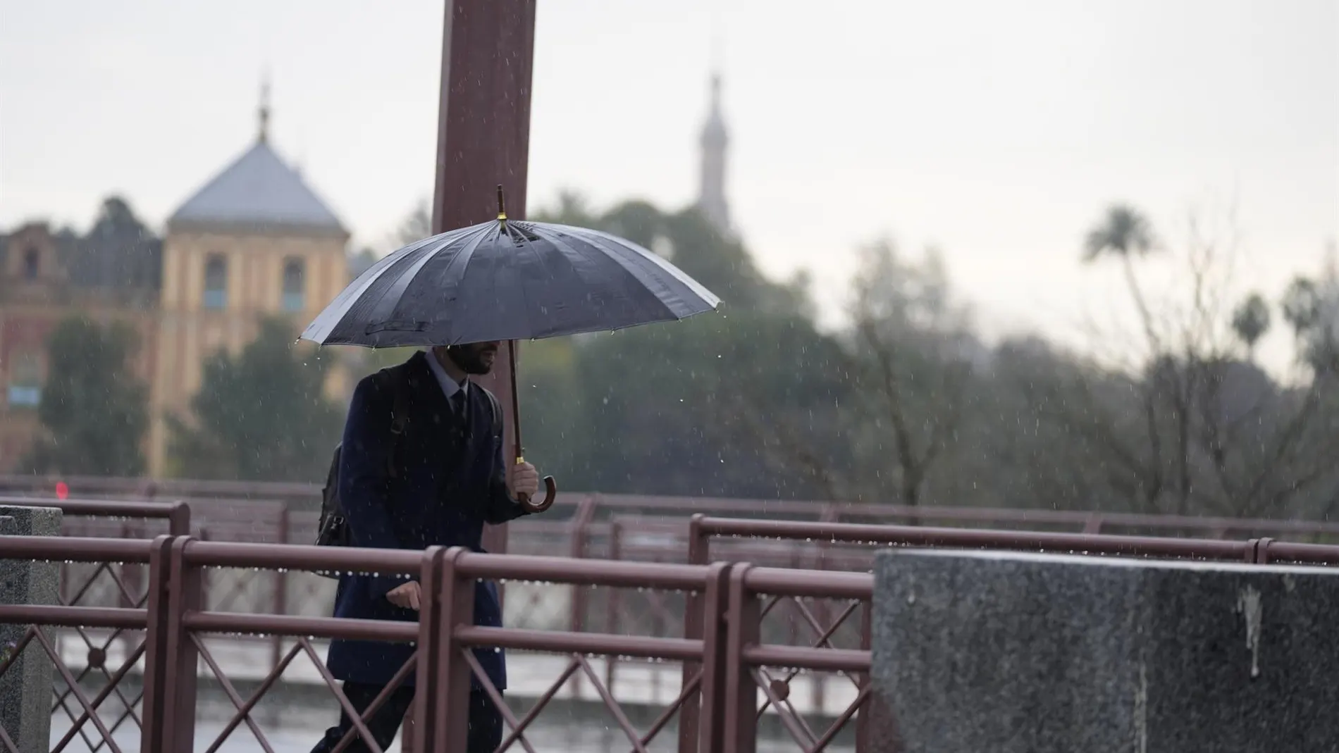 スペインの天気がおかしくなっている：AEMETは、国内のこれらの地域での残忍な熱崩壊、乾燥した嵐、ハリケーン級の風について警告している
