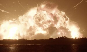 ブルー・オリジン社のニュー・グレン・ロケットが発射塔で爆発したのはこれが理由だ