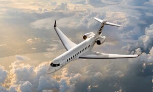 世界最速の民間航空機が新たな速度記録を樹立し、悪風にも負けず達成