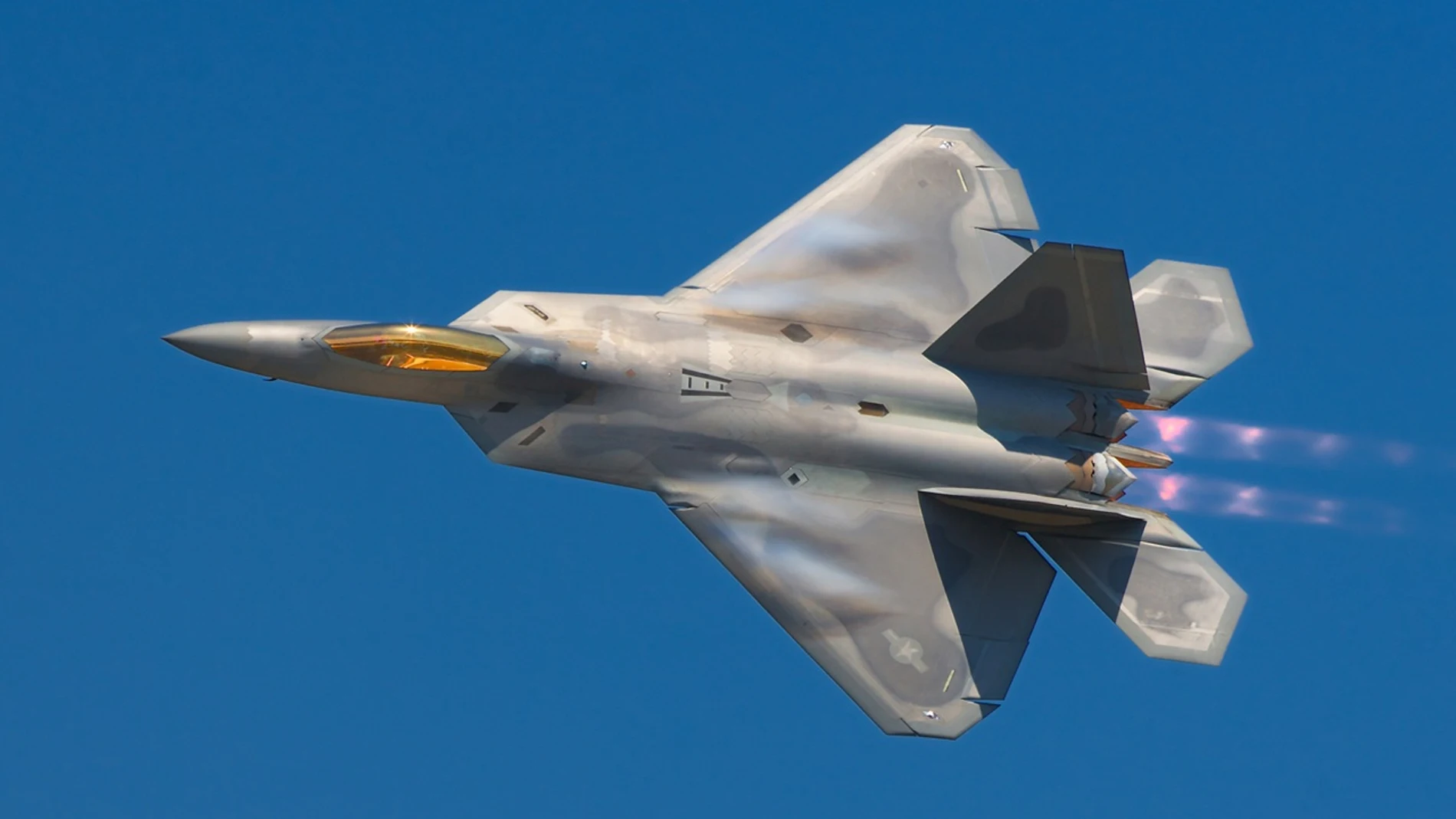 中国、ミサイルがF-22とF-35ステルス戦闘機の熱痕跡を認識できるようにAIを開発