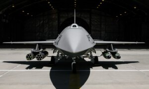 F-35に随伴するパイロットのいない共同戦闘機フューリーが搭載できる爆弾とミサイル