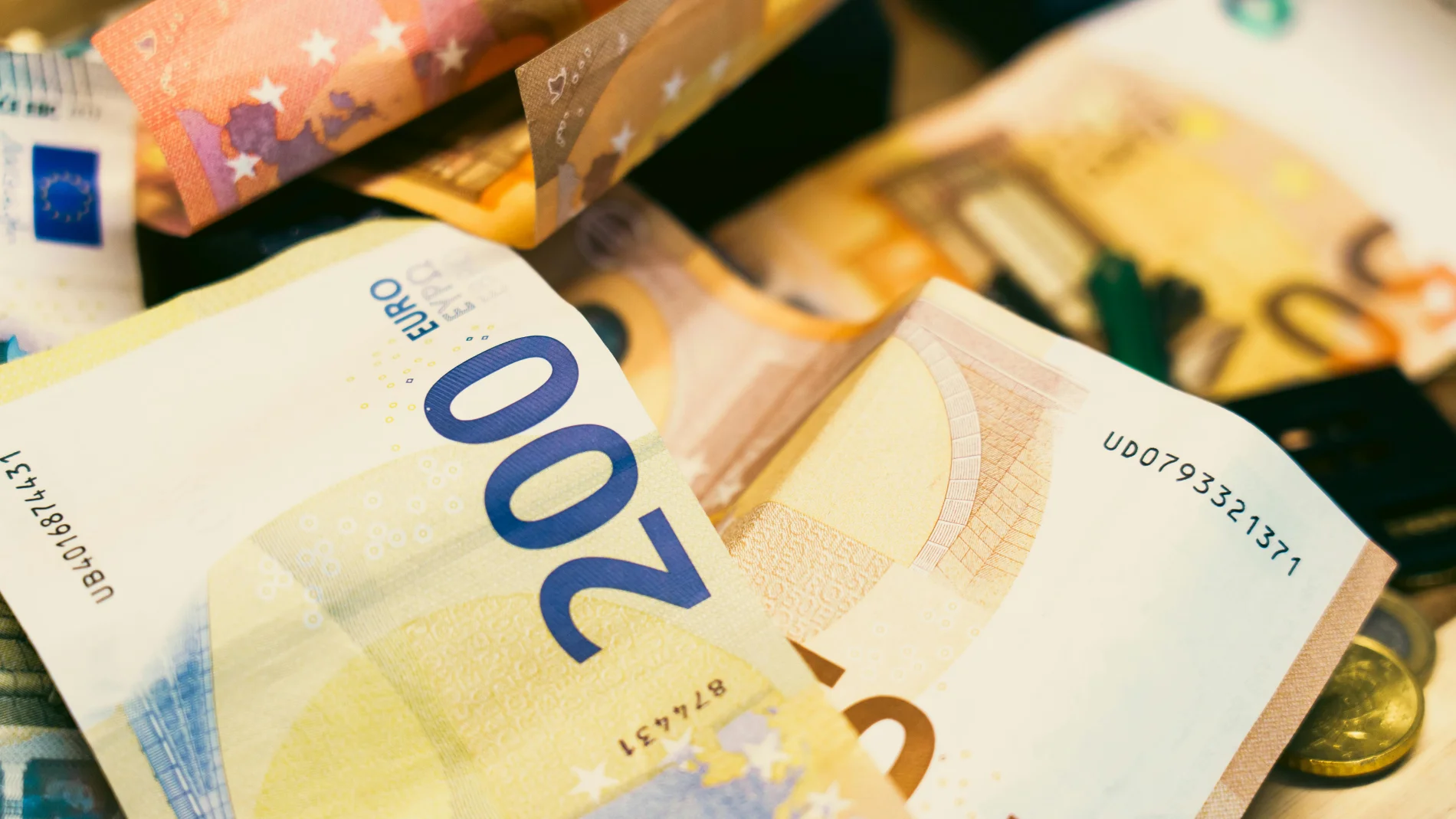 スペインでより多くの収入を得られる場所: これらの都市で給与が高い場所とその理由