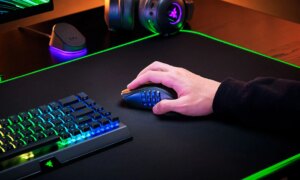Razer Naga V3 Pro は、交換可能なサイドプレートだけでなく、3 つのマウスを 1 つにまとめたいと考えています