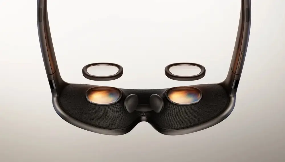 メタVRグラス。