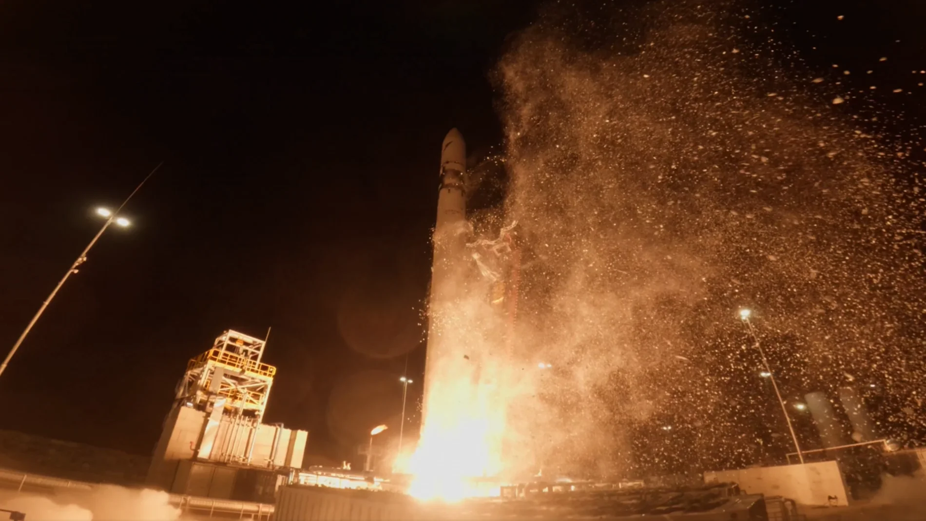 3 人の学生によって設立されたドイツの企業が最初のロケットを軌道に乗せることに成功し、ヨーロッパへの新しい宇宙航路を切り開く