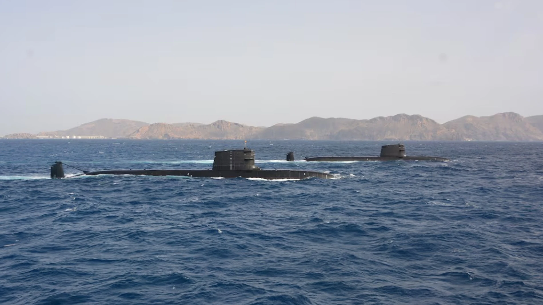 スペインの2隻の最高の潜水艦がモロッコにメッセージを送る