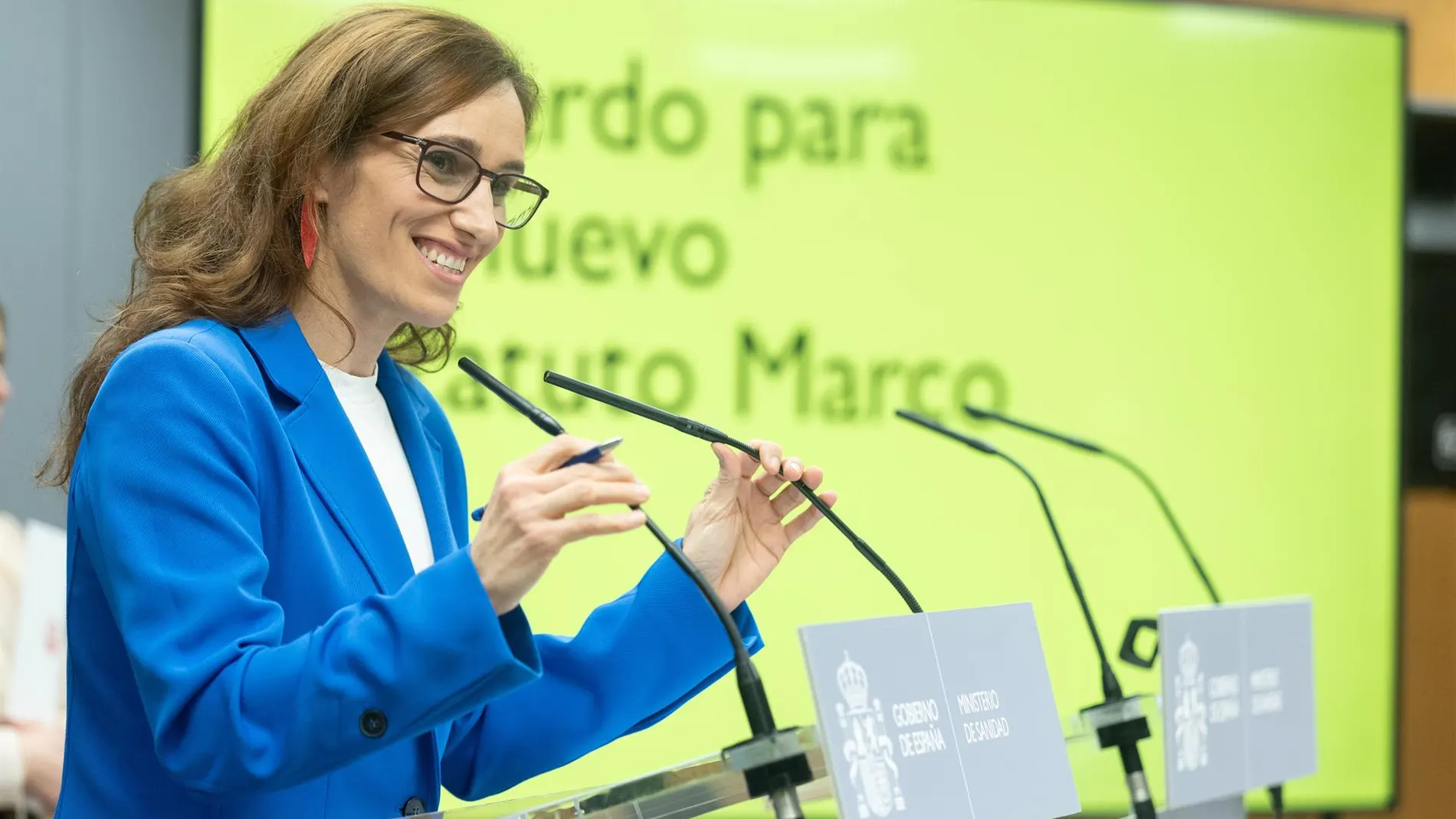 モニカ・ガルシアの弟は誰ですか：マス・マドリードの副議員ダニエル・ガルシアです。