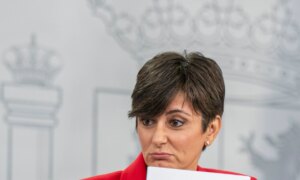 閣僚会議、ライブ：マリカルメン令の最後の瞬間と立ち退きに反対するソルでのキャンプ