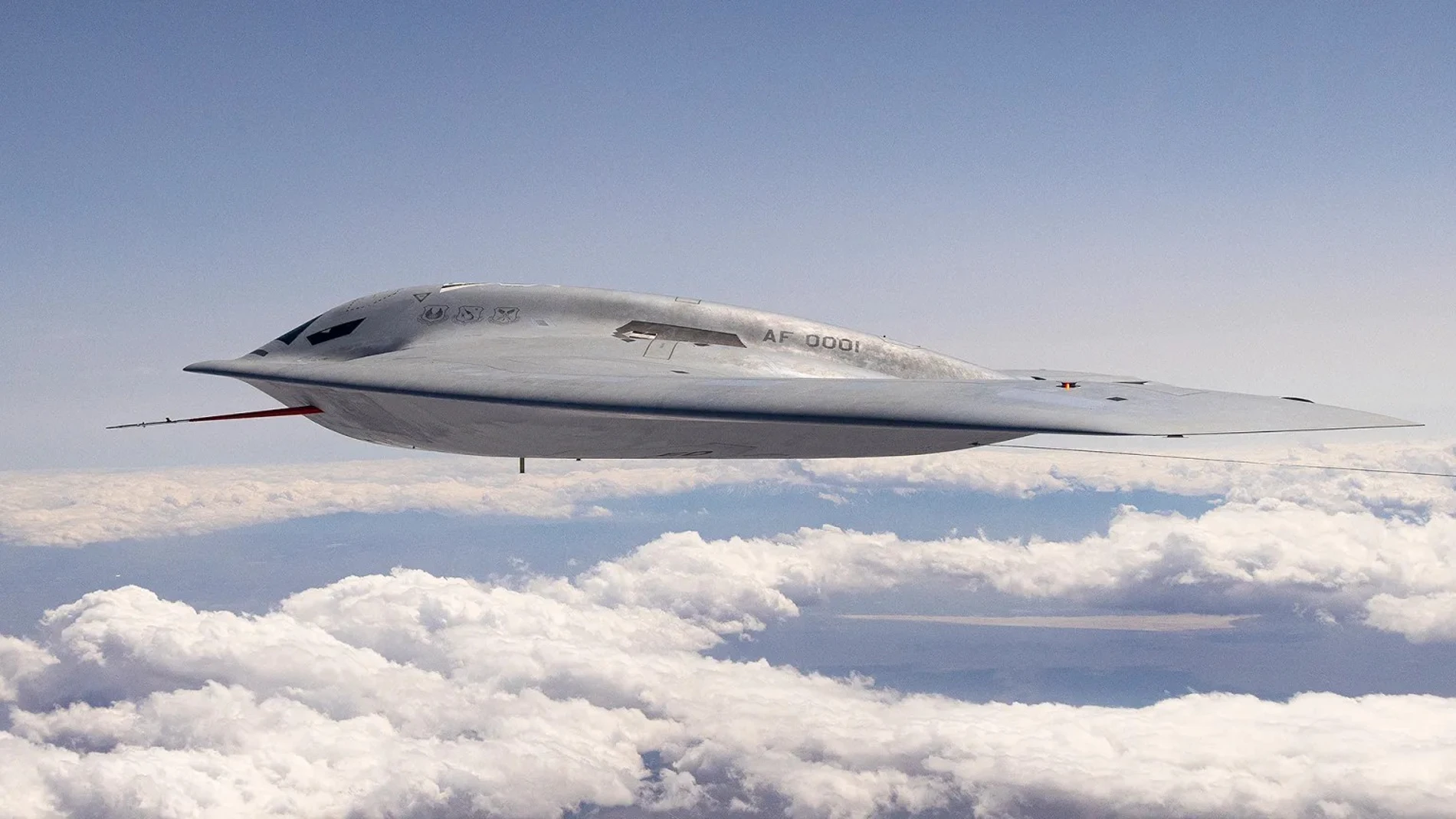 Google EarthでB-21レイダーステルス爆撃機の実際の大きさが判明