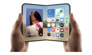 iPhone Duo を 11,500 回開閉すると、画面の折り目がさらに目立つようになります