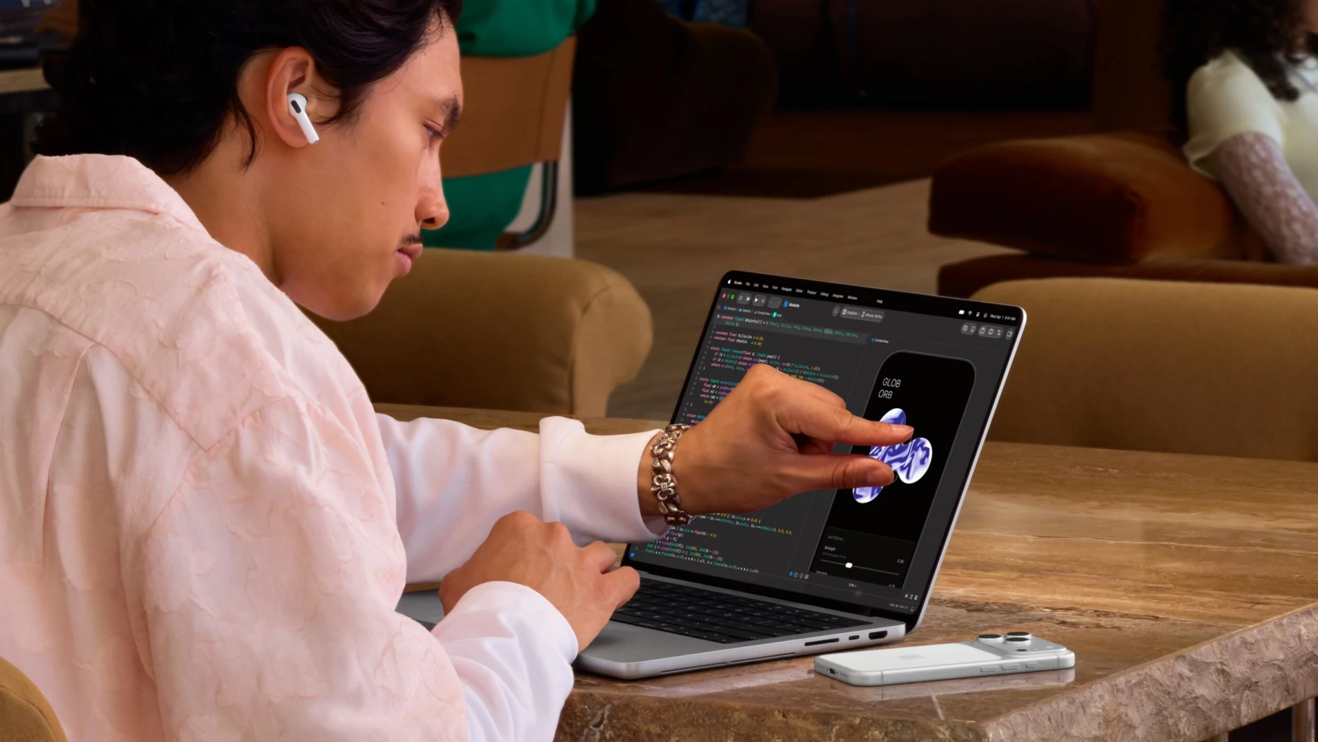 Apple、スティーブ・ジョブズが「人間工学的にひどい」と考えたタッチスクリーンを搭載した初のMacBook Proを発表