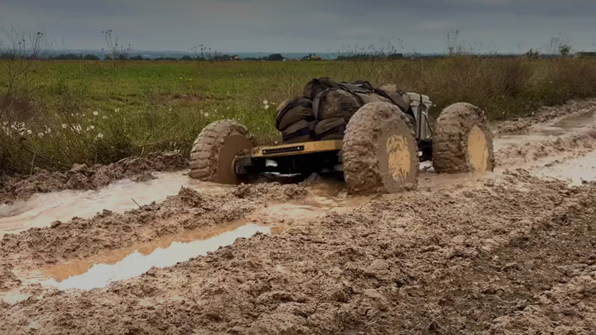 AZAK または米軍がどのように車輪を再発明し、ドローンに搭載したか