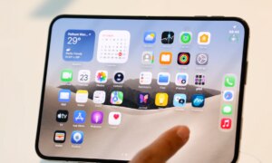 Apple、iPhone Duoの画面が割れる問題を認める