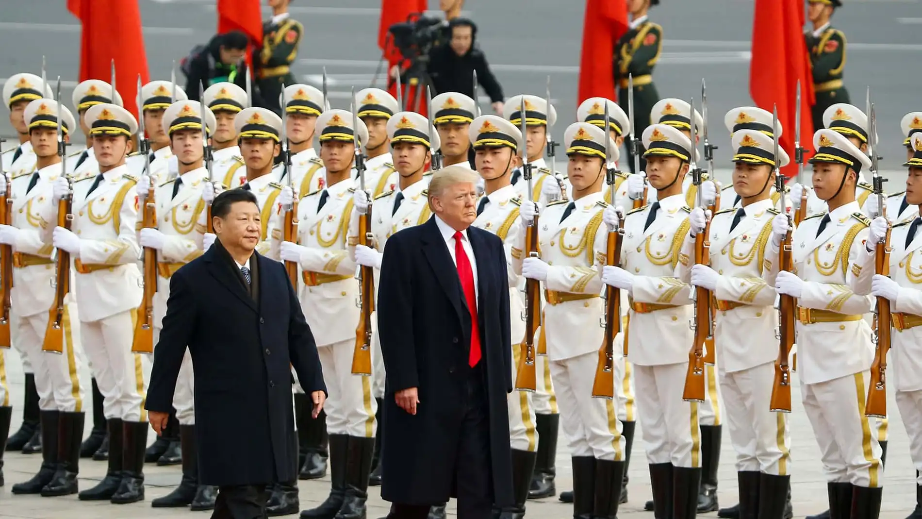 なぜトランプ大統領は議会に人工知能という用語を放棄し、超知能という用語に変更するよう命じたのでしょうか?