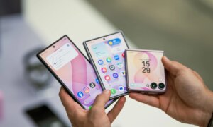 サムスンは携帯電話を販売しても利益が得られなくなったため、携帯電話の生産を最大30％削減する計画だ