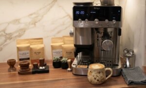 土曜日のガジェット：Ninja Luxe Café Mini Plus：研ぐ音、目覚めの匂い