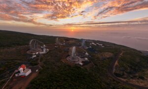 宇宙で最も激しい現象を探索するスペインの望遠鏡がオープン