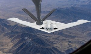 米国はB-21レイダーや他の爆撃機を敵航空機のハンターに改造することを研究している