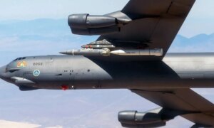 米空軍、3年前に中止しかけた後、初の極超音速ミサイルの製造を委託