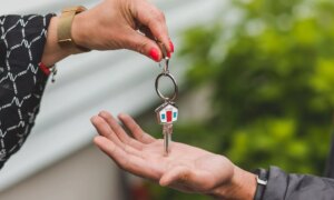 都市賃貸借法はこれを裏付けています。このような場合、家主は契約を更新しなかった場合のテナントへの補償金の支払いを回避できる可能性があります。